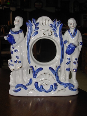 č.827 porcelánové sousoší