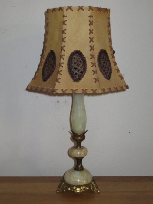 č.82 lampa stolní
