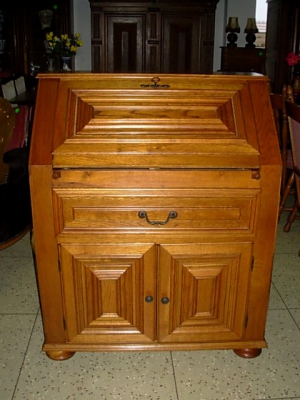 č.741 komoda - psací stůl