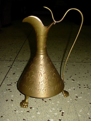 č.216 karafa mosazná