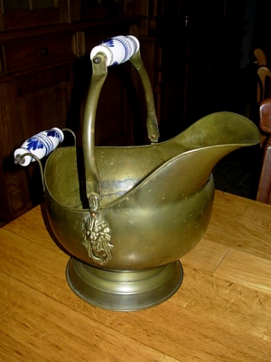 č.1354 nádoba mosazná