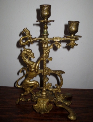 č.1726 svícen mosazný