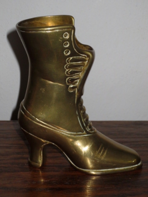 č.1526 bota mosazná