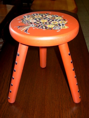 č.598 stolička dřevěná