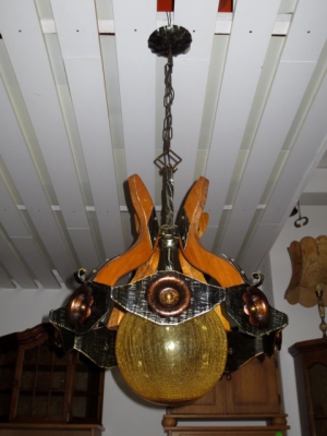 č.960 lustr na řetězu