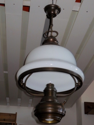 č.1550 lustr horní + spodní svícení