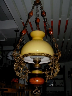 č.872 lustr na řetězu