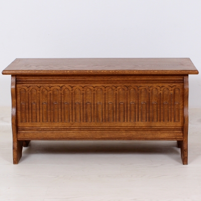 č.313 komoda řezbovaná - truhla