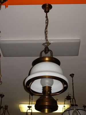 č.546 lustr horní + spodní svícení