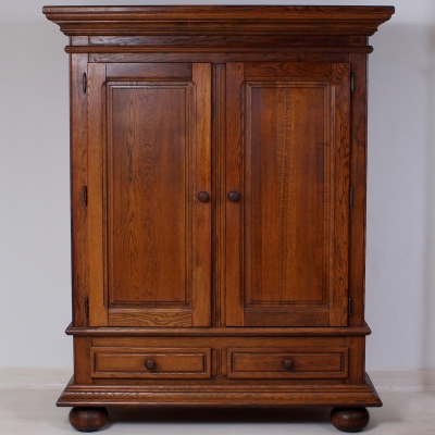 č.929 skříň šatní