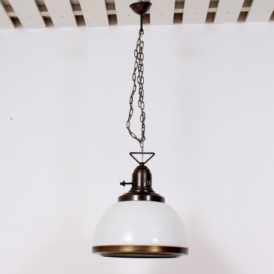 č.23 lustr na řetězu